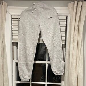iets frans… Gray Sweatpants with Logo